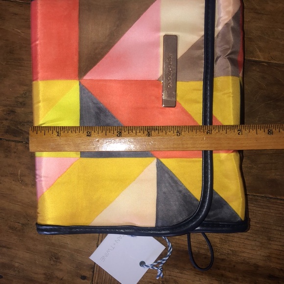 NWT Tartan + Wine Patchwork Travel Make-up travel Bag - Picture 14 of 16